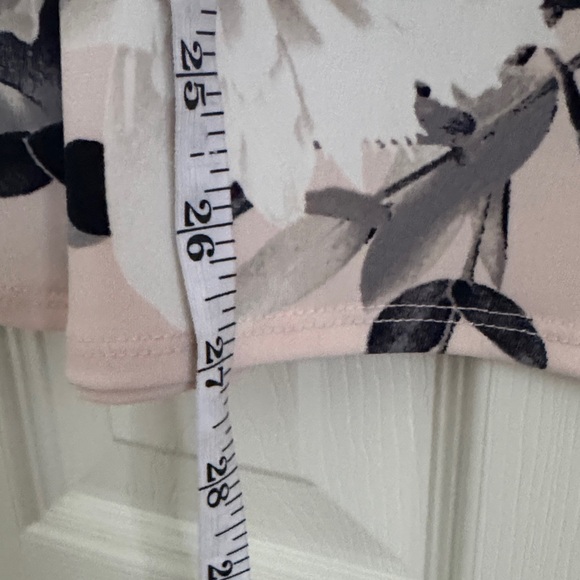 Calvin Klein Floral Knit Top w/ Metal Neckline Detail – XL (NWT) - Picture 3 of 8